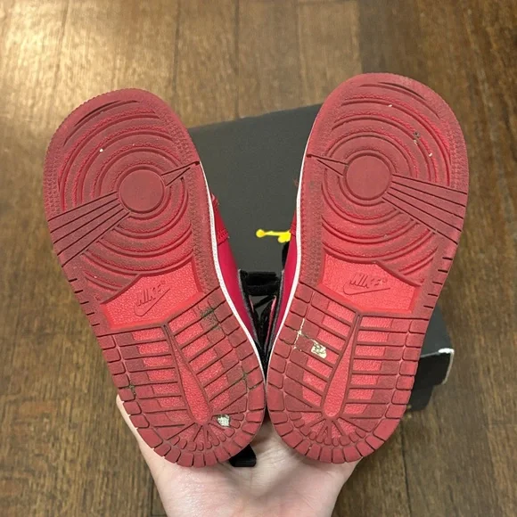 Jordan 1 Mid - Picture 6 of 10